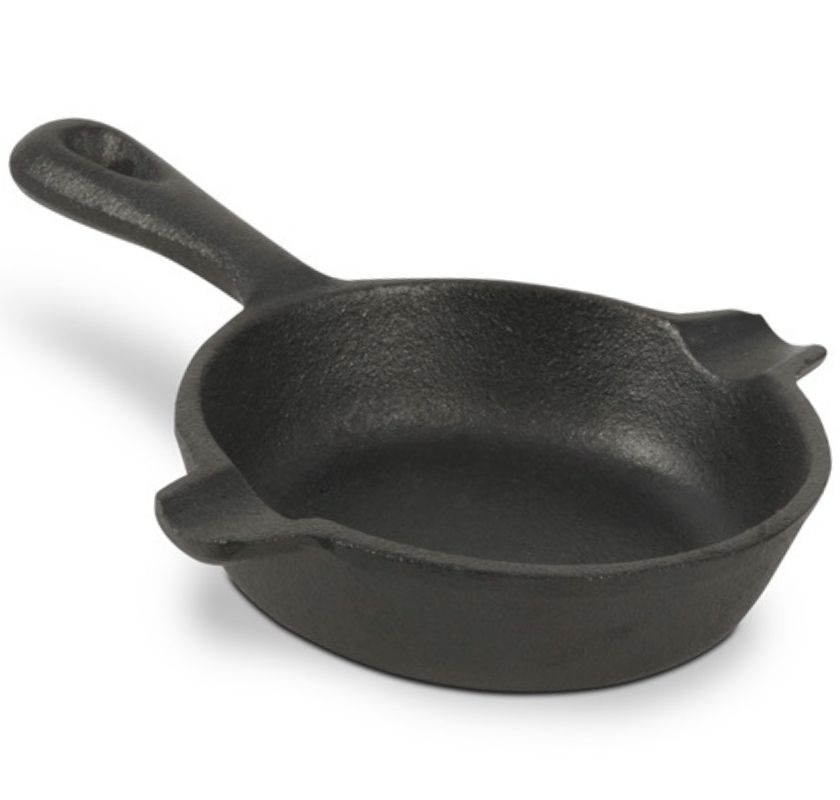 Minipanna i gjutj�rn med pip