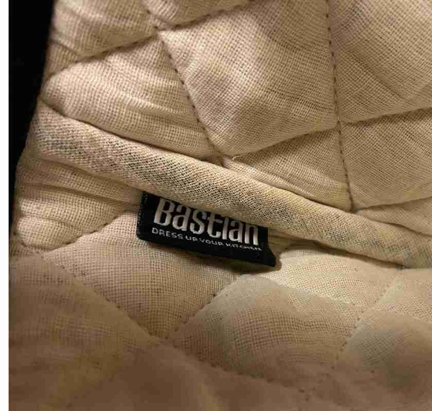 Tehuva med �gla svart etikett p� insida