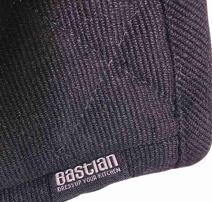 Tehuva med �gla svart detalj med etikett p� utsidan