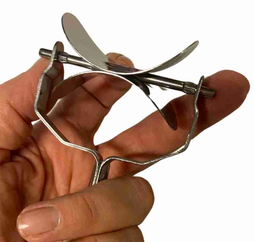 Hand h�ller degsk�rare, roller f�r stora ovaler