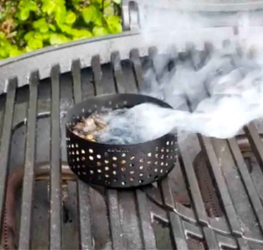 r�ksmak i gasgrillen med r�kl�da