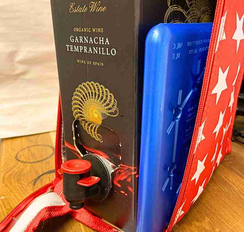 Kylv�ska f�r boxvin svart med 2st kylklampar