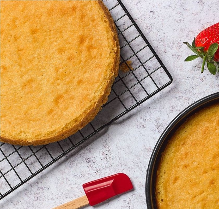 Sockerkansbotten p� svart svalningsgaller