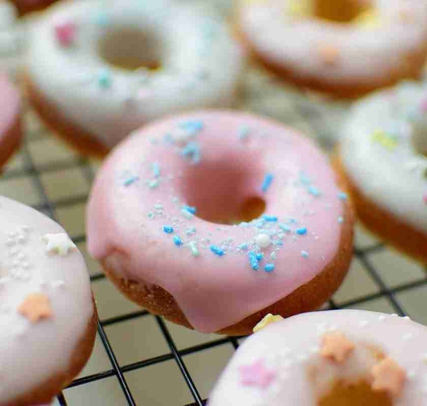 Pastellf�rgade munkar p� avsvalningsgaller 40 x 25 cm fr�n Tala 