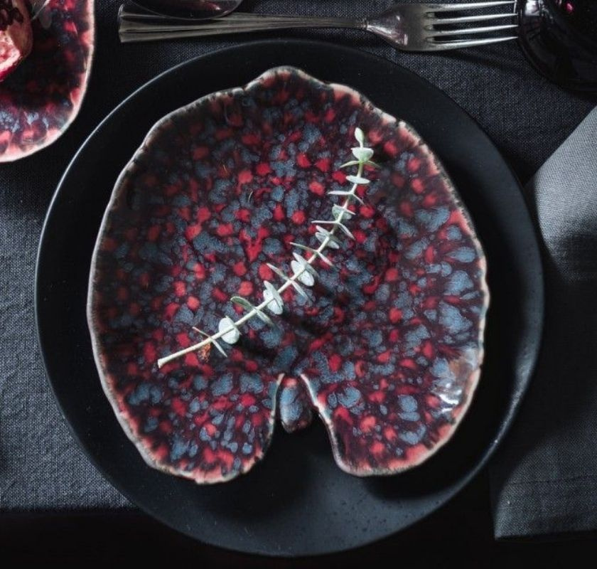 N�ckrosblad tallrik 18cm granatr�d