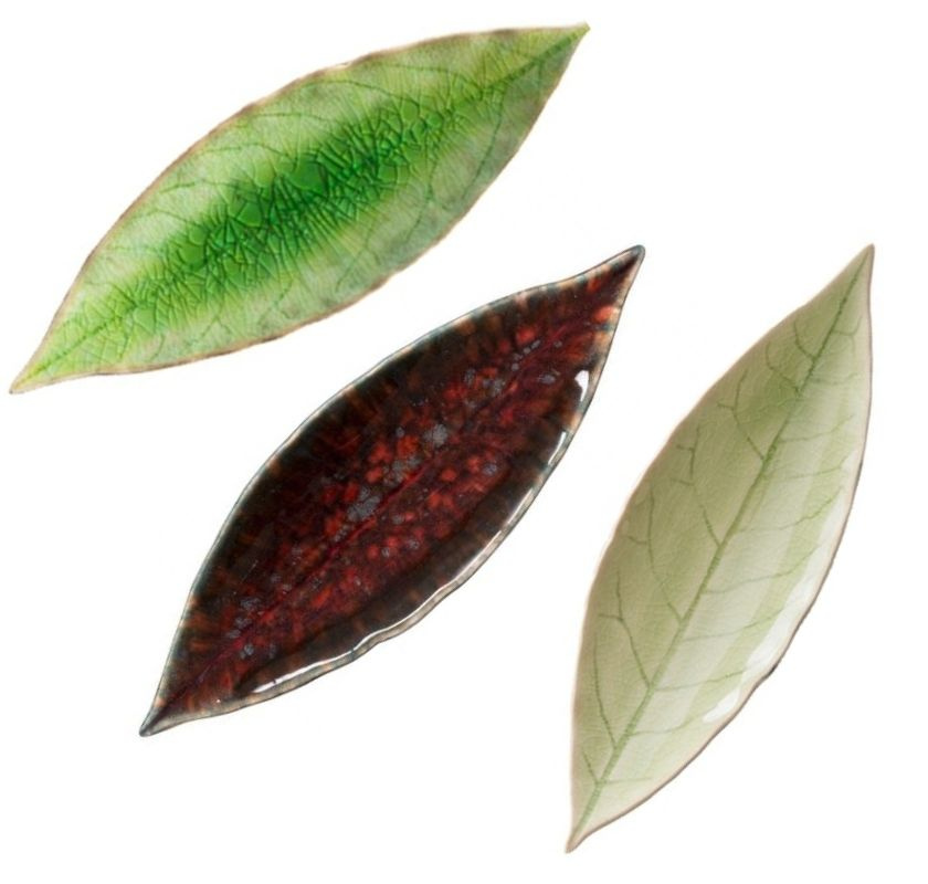 3 l�ngsmala blad assietter