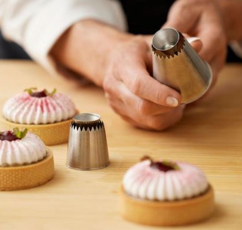 Tyllset 2 st Sultan h�lkranstyll till kakor och mar�nger