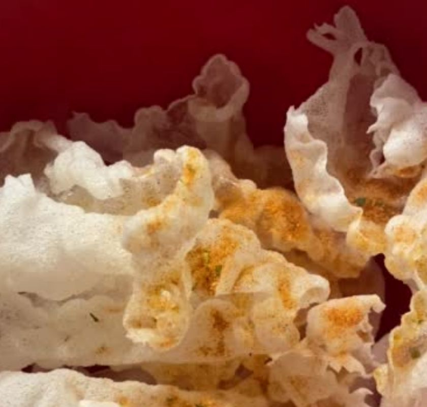 Friterade rispapper som chips med kryddor