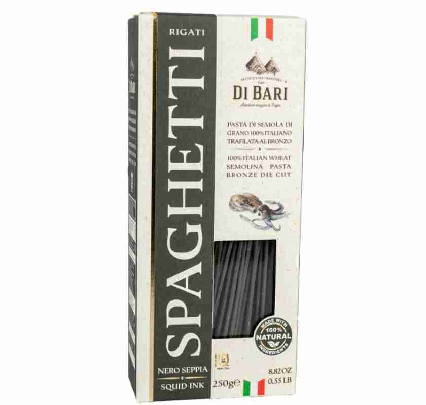  Svart spaghetti f�rgad med bl�ckfiskbl�ck