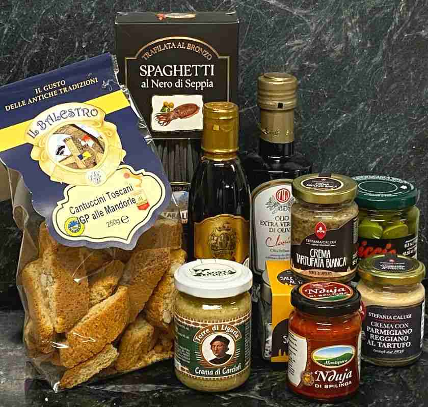 Stora italienska kittet fr�n FreakyKitchen i sin l�da