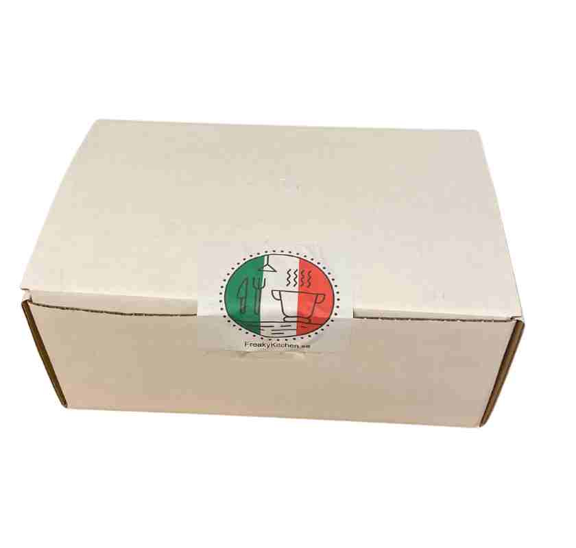 Stora italienska kittet fr�n FreakyKitchen packat i sin l�da 