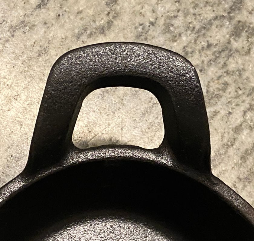 Minipanna oval i gjutj�rn Pillivuyt handtag