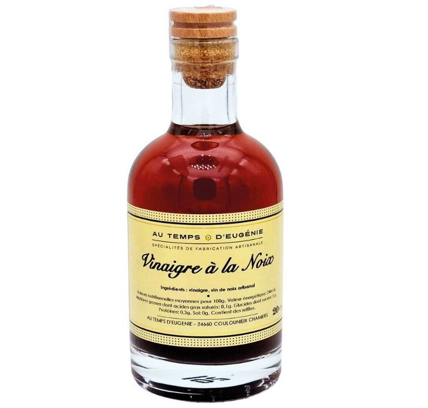 Glasflaska med valn�tsvin�ger