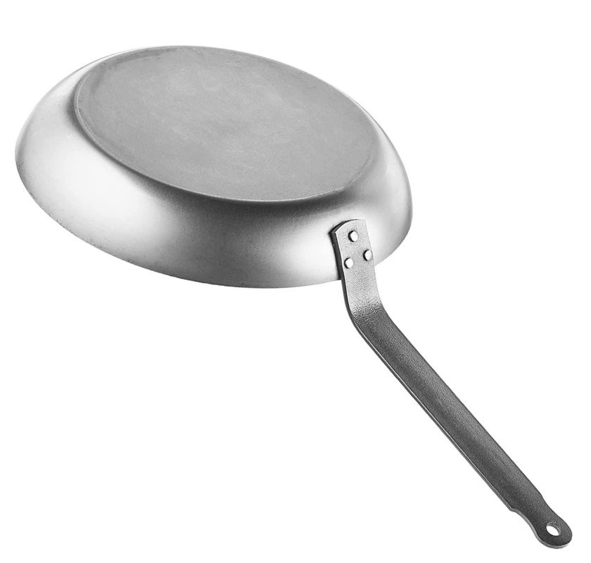 Undersidan av Stekpanna i kolst�l Mauviel M''Steel kolst�lspanna 32 cm