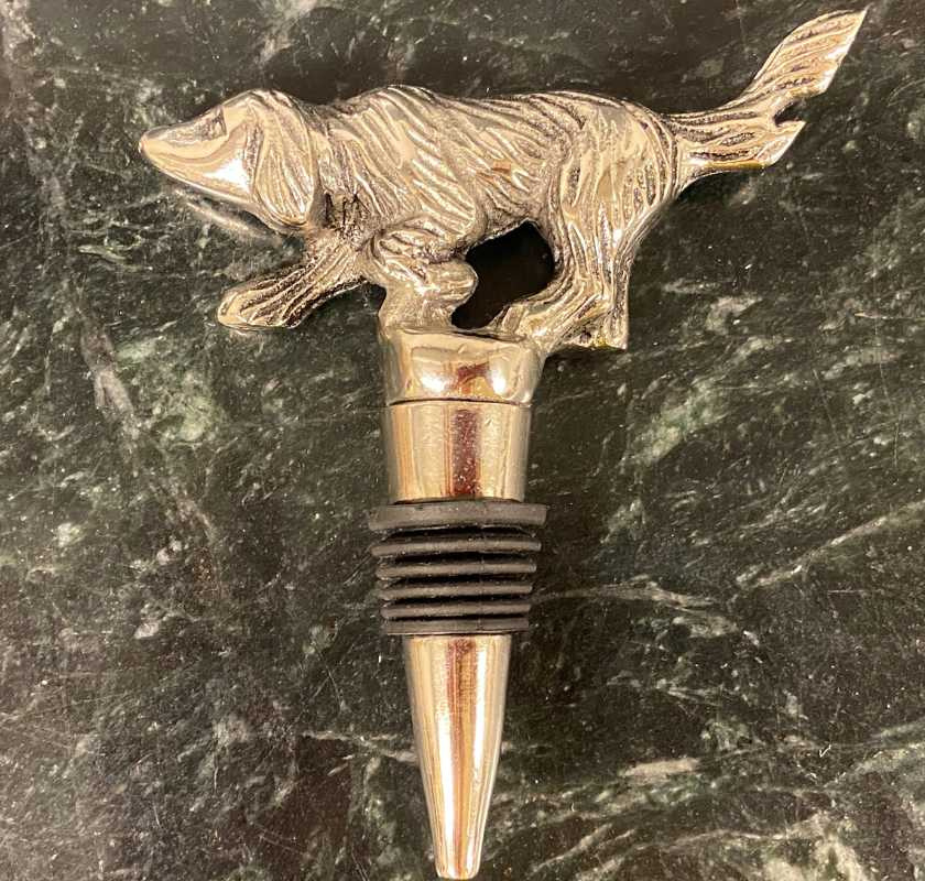 Flaskstopp hund p� stenplatta