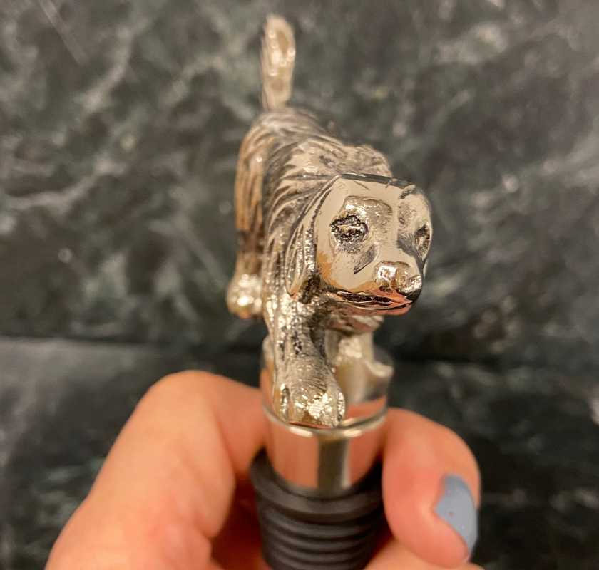 Flaskstopp hund framifr�n