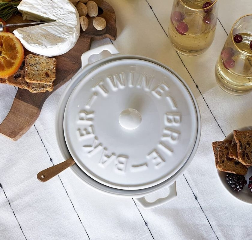 Brie Baker emaljerad vit UTG�TT