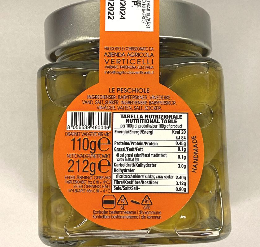 baksidan av burken med inlagda sm� persikor Le Peschiole