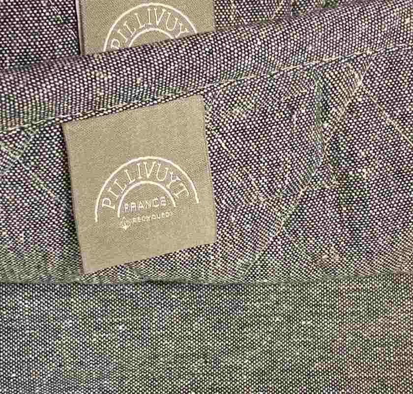 F�rkl�de, grytlappar, k�kshanddukar i set gr�tt UTG�TT