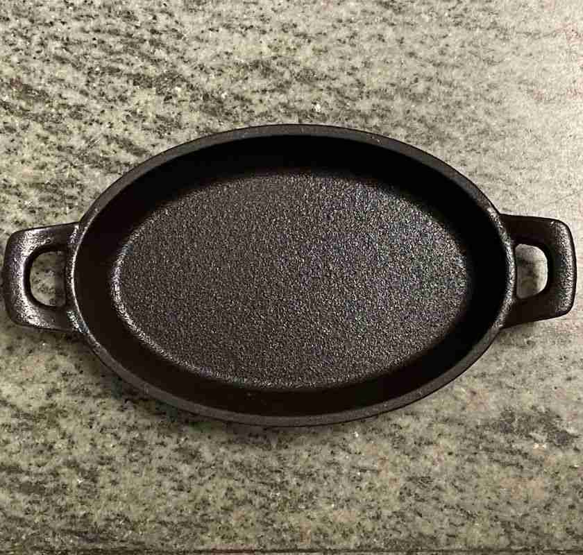 Minipanna i gjutj�rn oval mindre Pillivuyt 