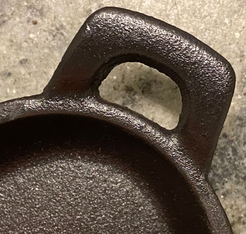 Minipanna i gjutj�rn oval mindre Pillivuyt 