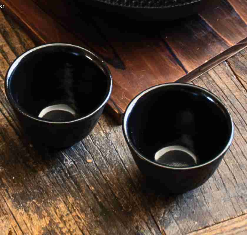 Temuggar Seki 2st svarta p� bord