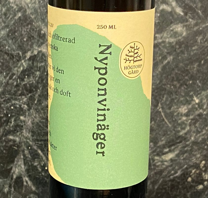 Nyponvin�ger etikettens framsida