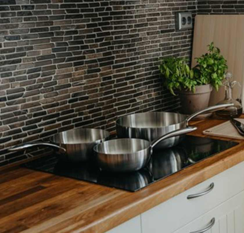 3 sauteuser p� h�ll