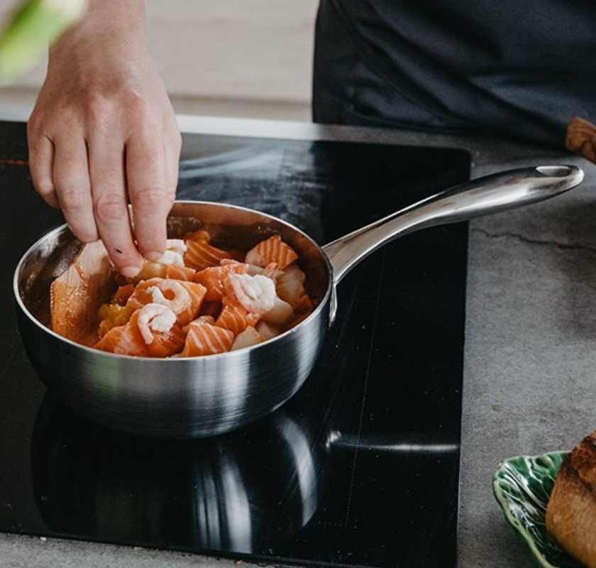 Lax i liten sauteus p� spisen