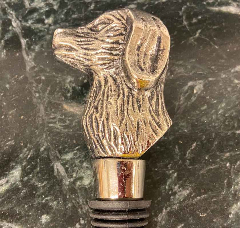 Flaskstopp hundhuvud, nosen �t v�nster