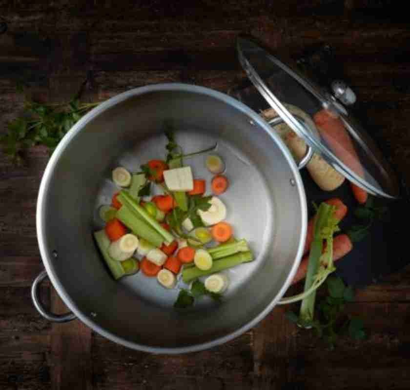 Gryta rostfri med lock 30 liter ovanifr�n