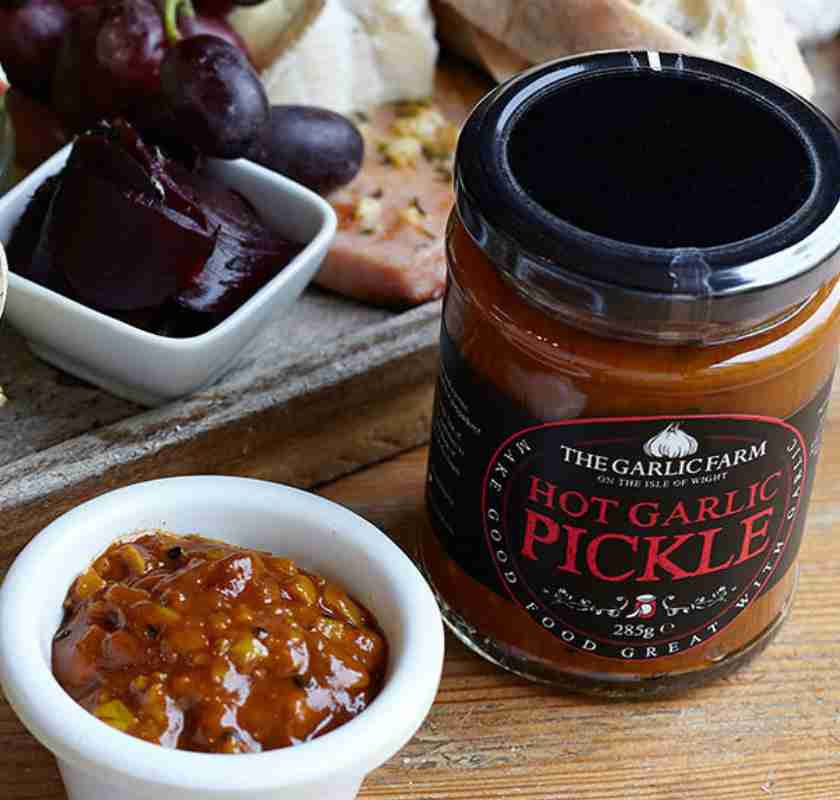 Hot Garlic Pickle fr�n The Garlic Farm