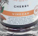 Detalj av flaska med Krsbrsvinger Yarty cherry vinegar