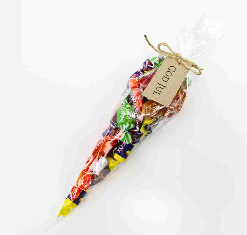 Cellofanstrut med godis och etikett
