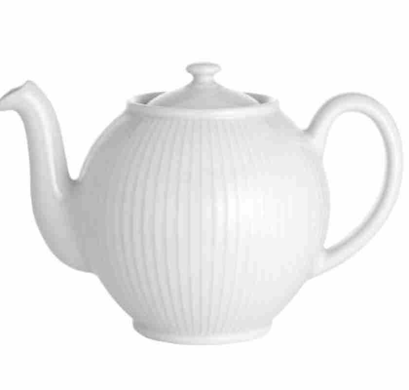 Tekanna i vitt porslin Pillivuyt Pliss�