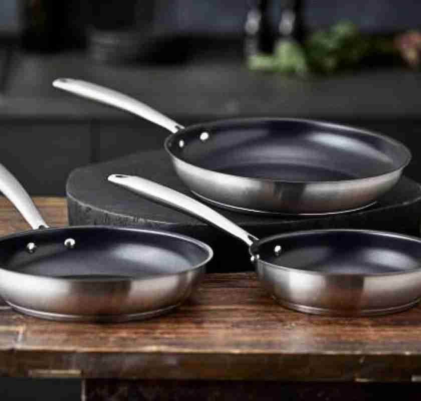 stekpanna i st�l med keramisk non-stick Pillivuyt Roya 3 st