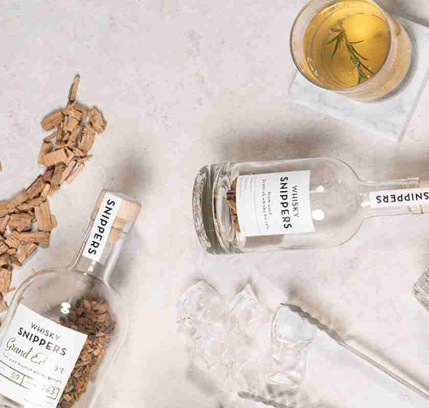 Snippers flaskor p� bord