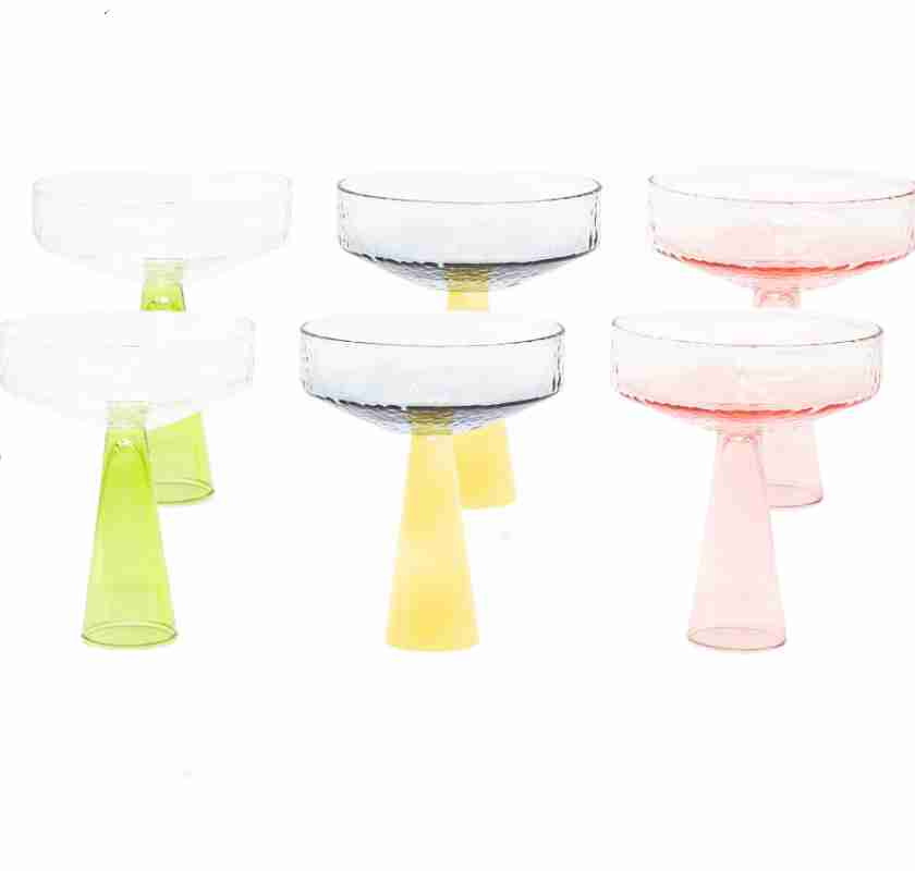 2 glas i varje f�rgst�llning. Gr�n, bl� och rosa.