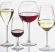 Olika vinglas och champagneglas i plast med rtt vin och vitt vin