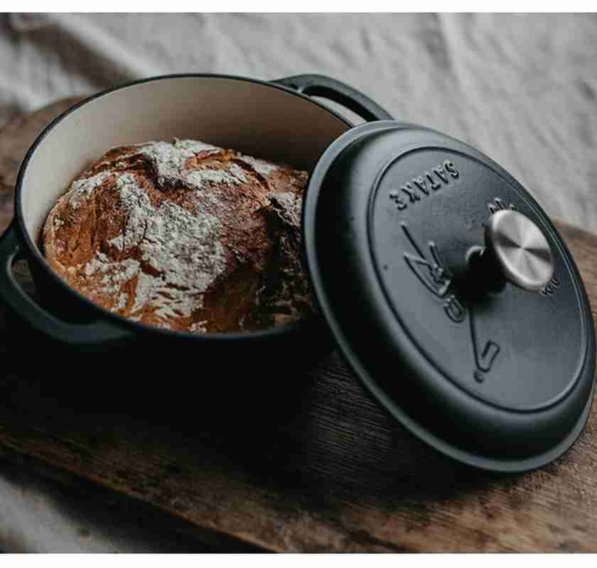 Gjutj�rnsgryta med emaljerad insida