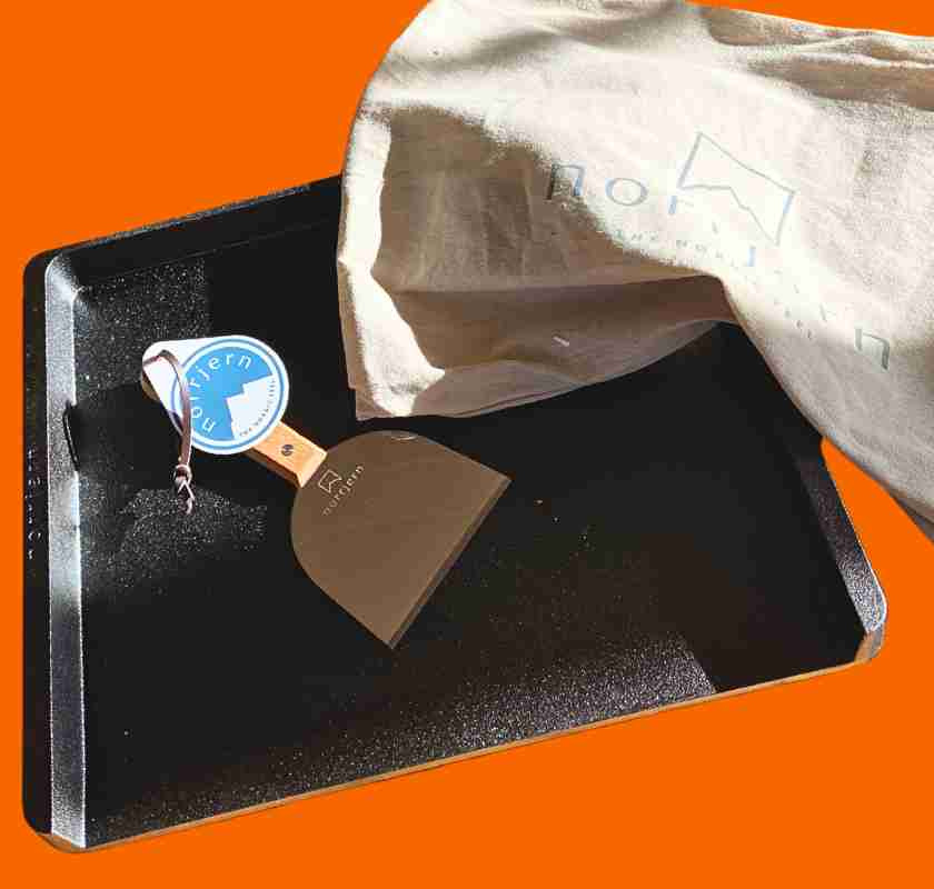 Stekbord Original mot orange bakgrund