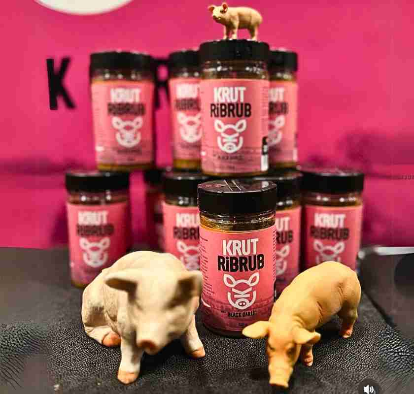 iBRUB med black garlic KRUT flera burlar med porslinsgrisar