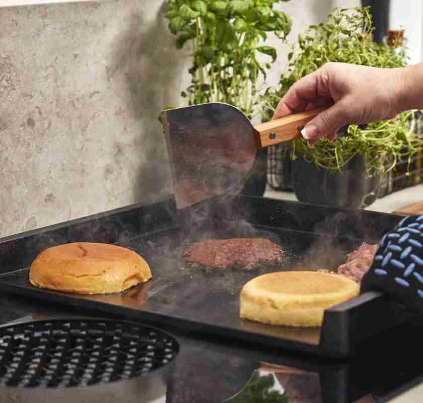 Steker borgare p� norrjern stekh�ll original i k�ket inomhus