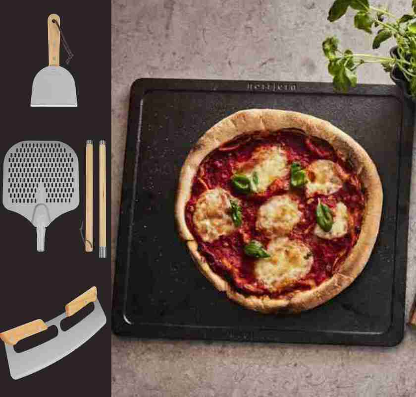 Norrjern Gourmet pizza-paket med gourmet-st�l, pizzaspade , pizzask�rae och skrapa samt tygp�se.