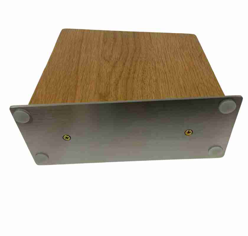 Undersidan av knivblock magnetiskt i ek