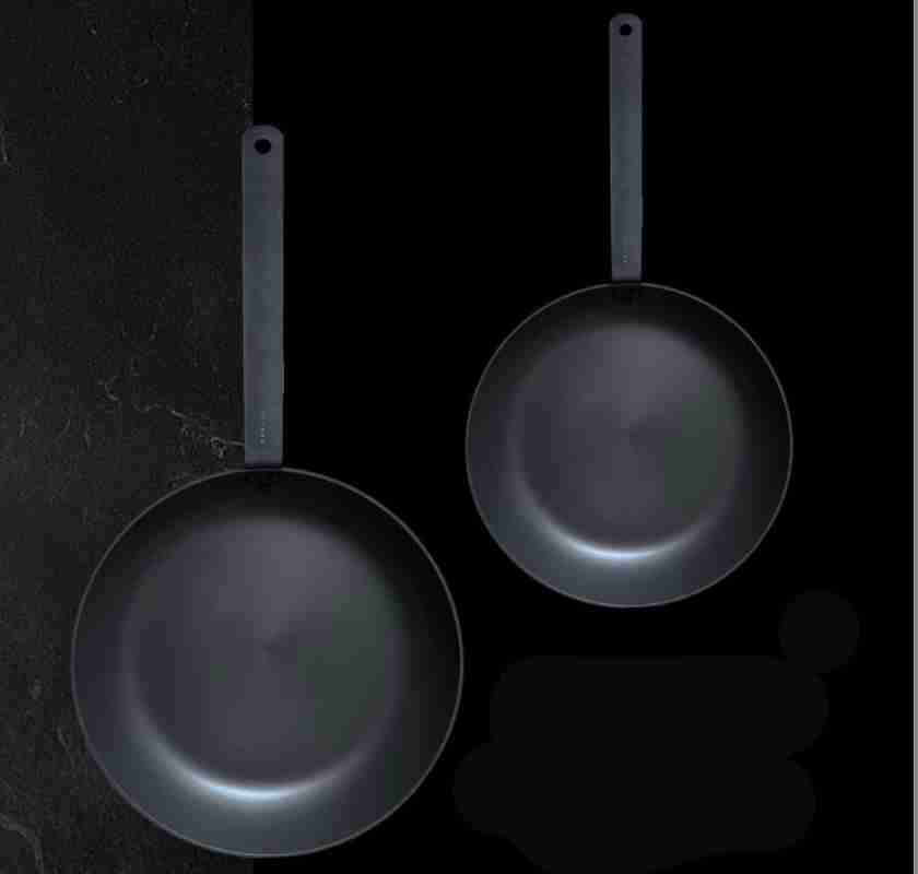 Stekpanneset kolst�l inbr�nd 24 cm & 28 cm