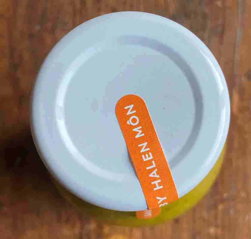 Halen M�n Gherkin Relish, locket ovanifr�n