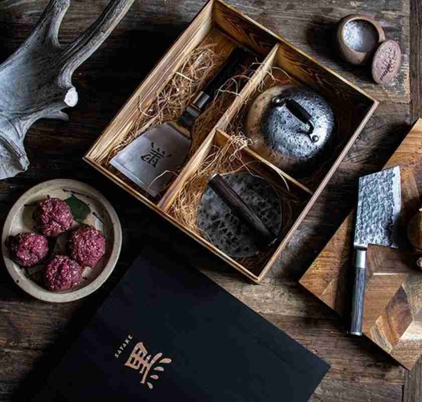 Smash-set i 3 delar, Smash, Spatula & Cloche Satake Kuro I presenf�rpackning