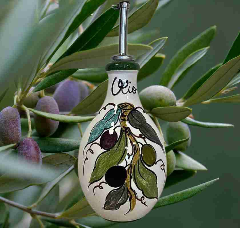 Olivoljeflaska rund i keramik handm�lad med oliver Giovacchino Barni