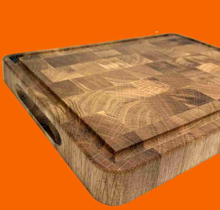 Sk�rbr�da i ek av �ndtr� med sk�ra 40x30 cm mot orange